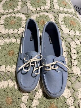 🌻Nautica Sky Blue Canvas Boat Loafers with Cream Laces